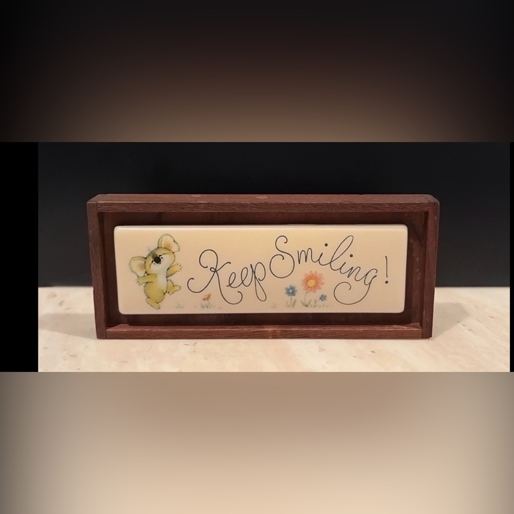 Hallmark Little Gallery Plaque “Keep Smiling” Vintage Walnut Frame 4”x2”(F18)”✨
